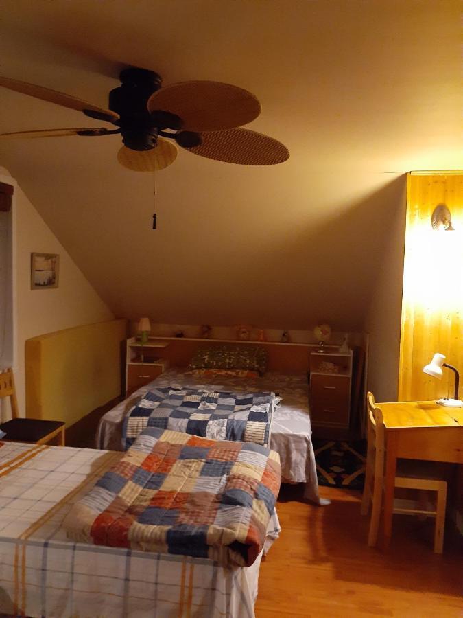Bienvevus Chez Rino-Hugues Bed & Breakfast Trois-Pistoles Bagian luar foto
