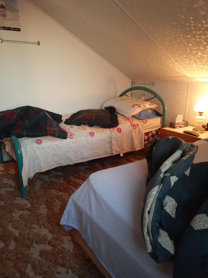 Bienvevus Chez Rino-Hugues Bed & Breakfast Trois-Pistoles Bagian luar foto