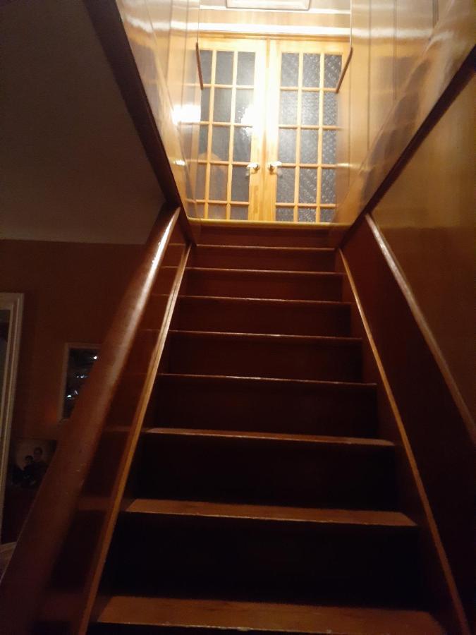 Bienvevus Chez Rino-Hugues Bed & Breakfast Trois-Pistoles Bagian luar foto